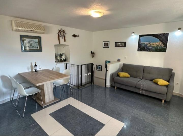 Apartmani Dalmacija Brela Exterior photo